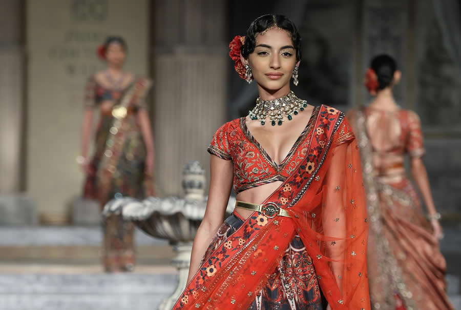 Global Development and Creative Industries Platform, fashion show, catwalk models