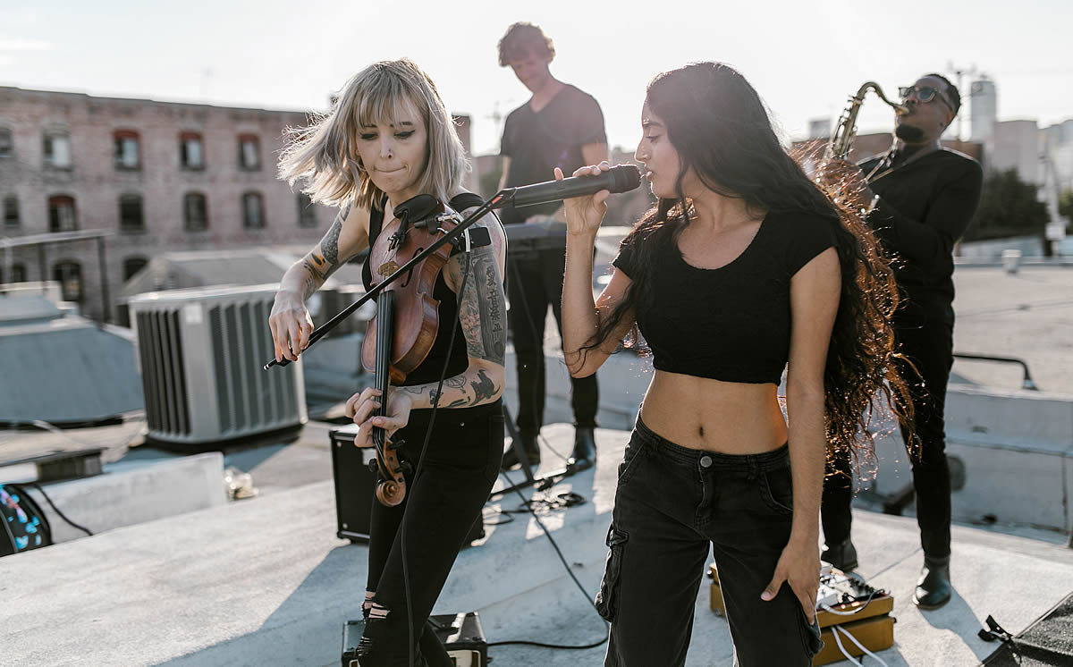 Join the Movement: Women's Days for Culture of Peace, band with female singer